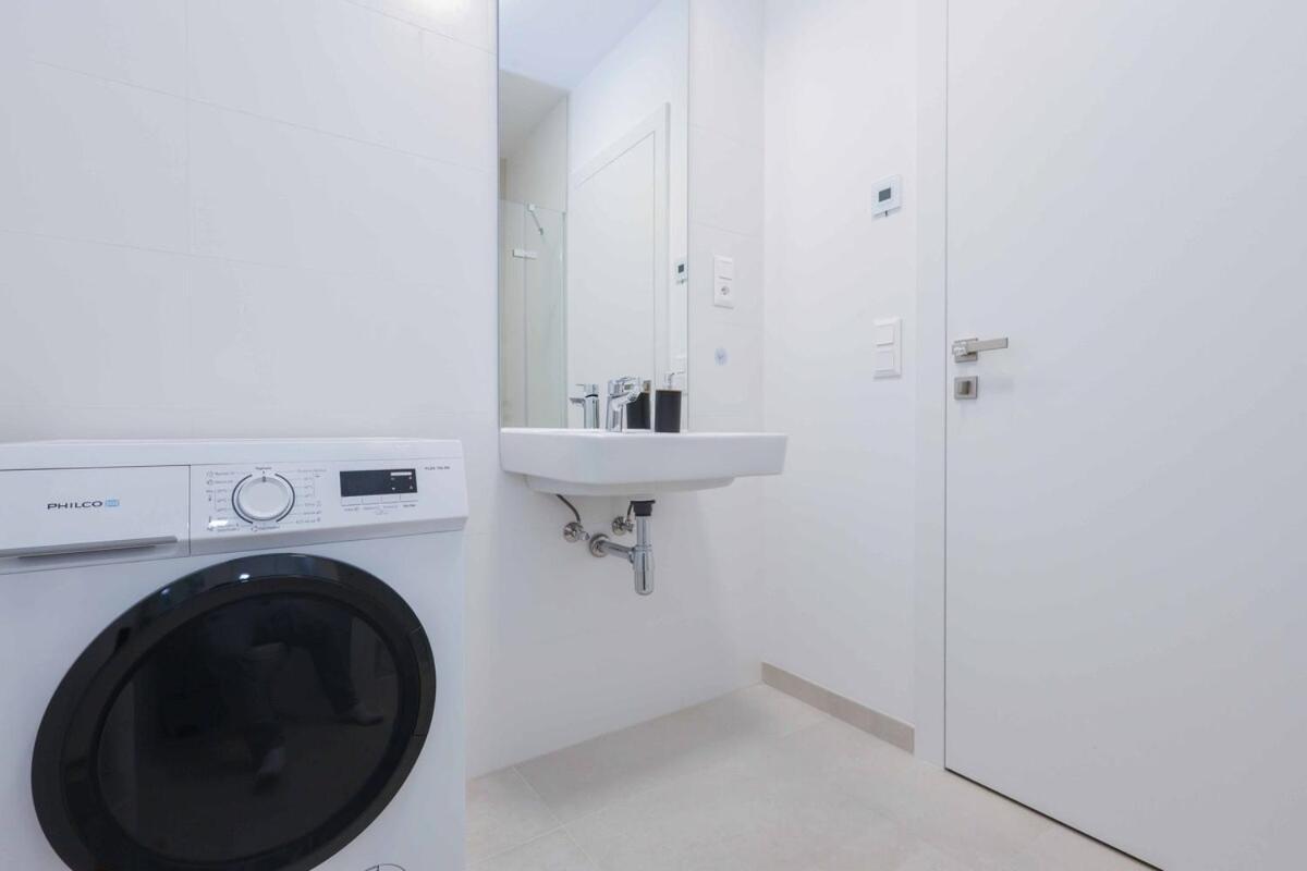 Nesto- Brand New With Free Parking! Apartmán