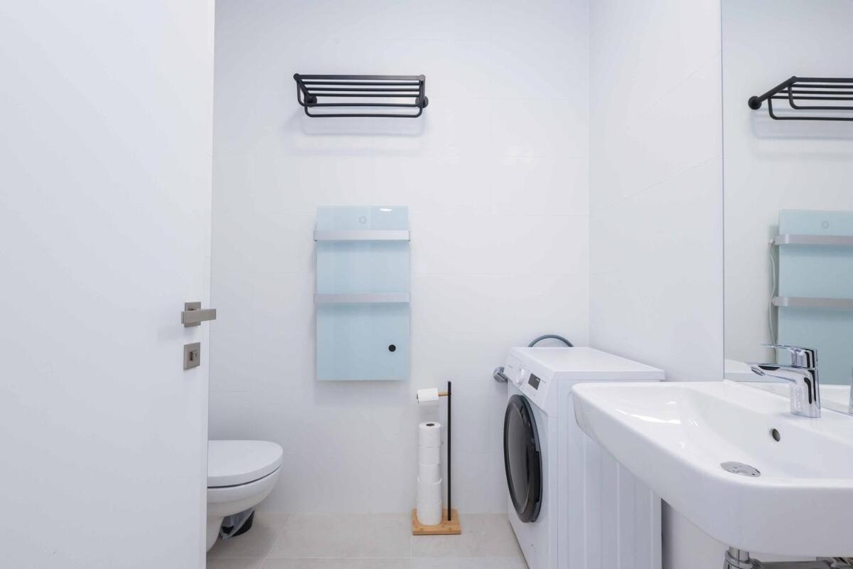 Apartmán Nesto- Brand New With Free Parking! *
