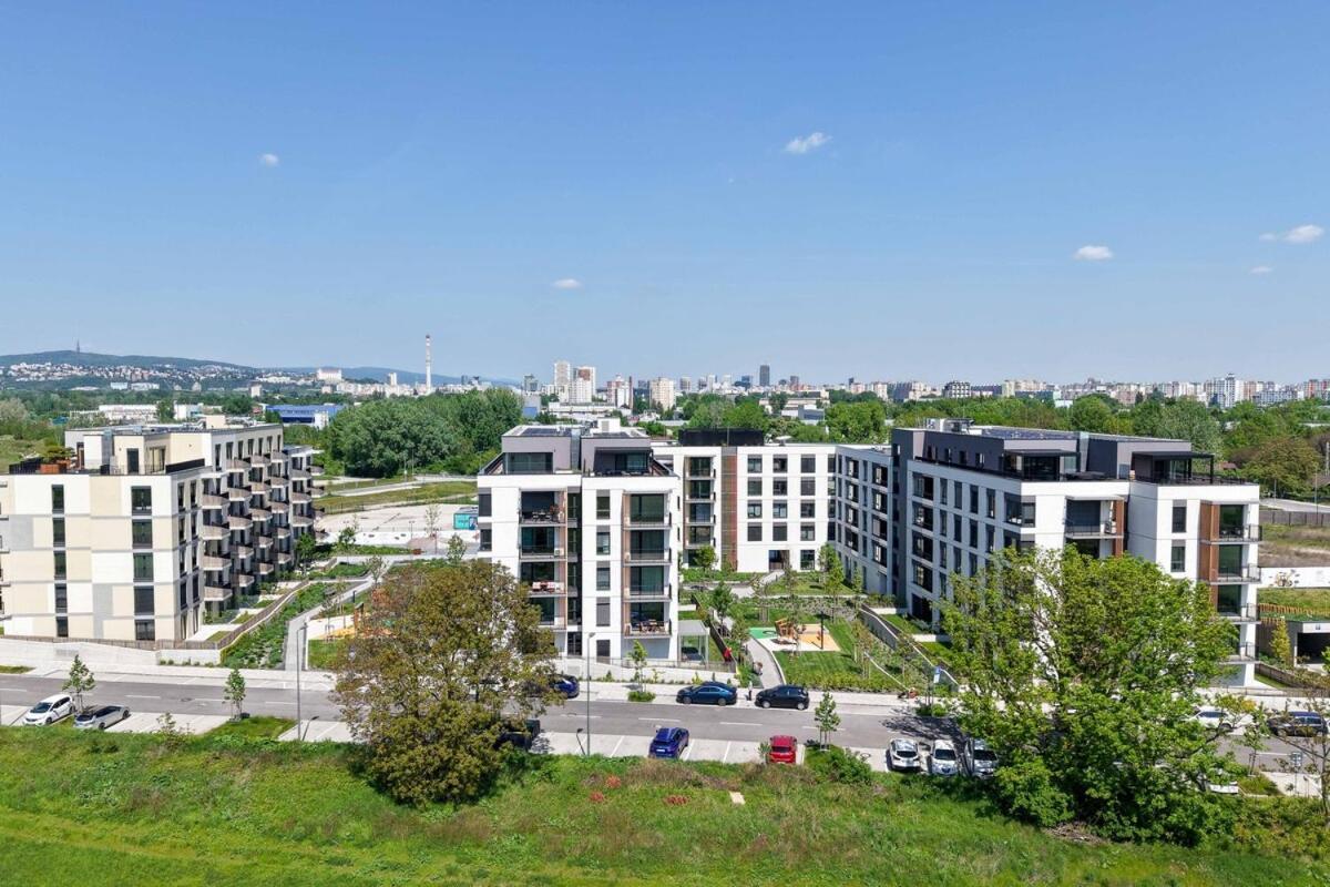 Apartmán Nesto- Brand New With Free Parking!