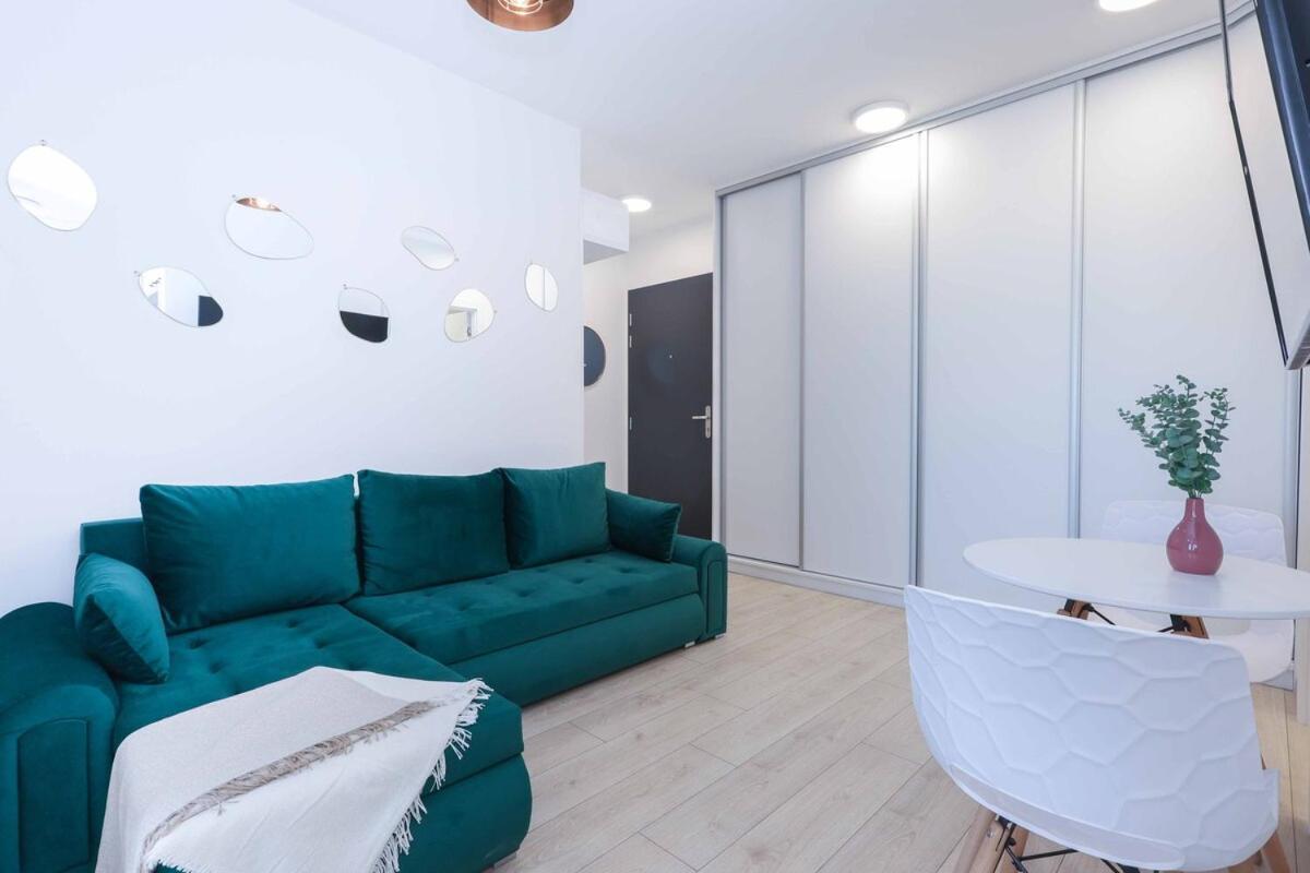 Nesto- Brand New With Free Parking! * Bratislava