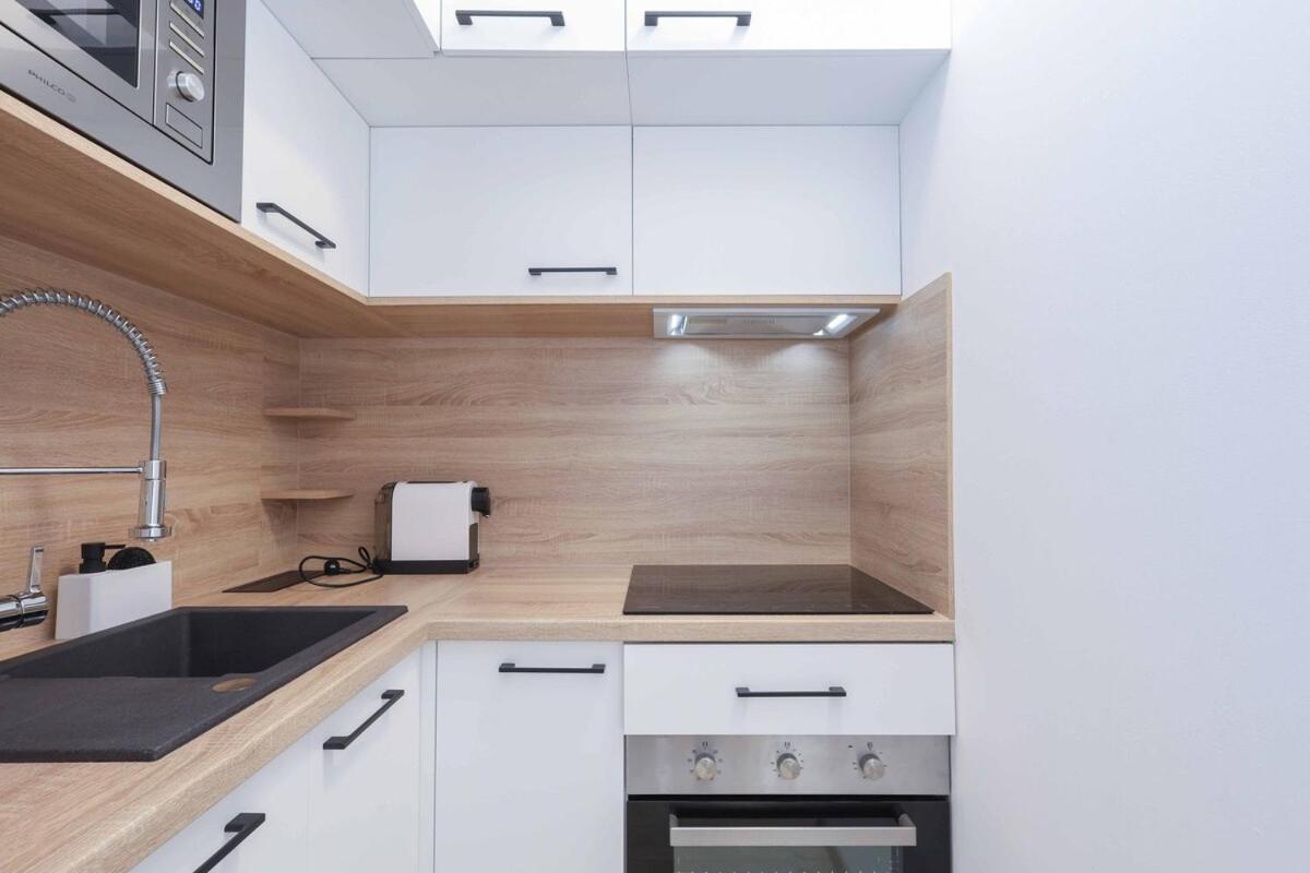 Nesto- Brand New With Free Parking! Apartment