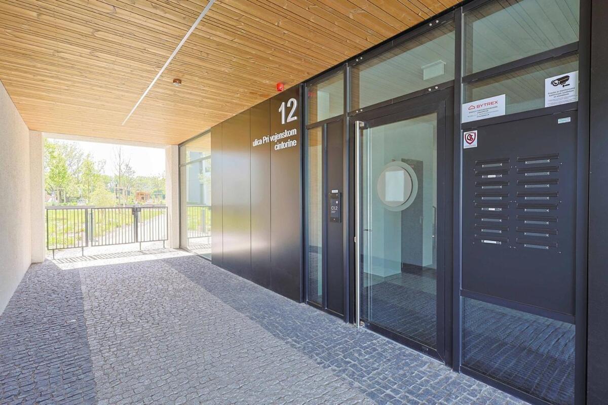 Nesto- Brand New With Free Parking! Pressburg