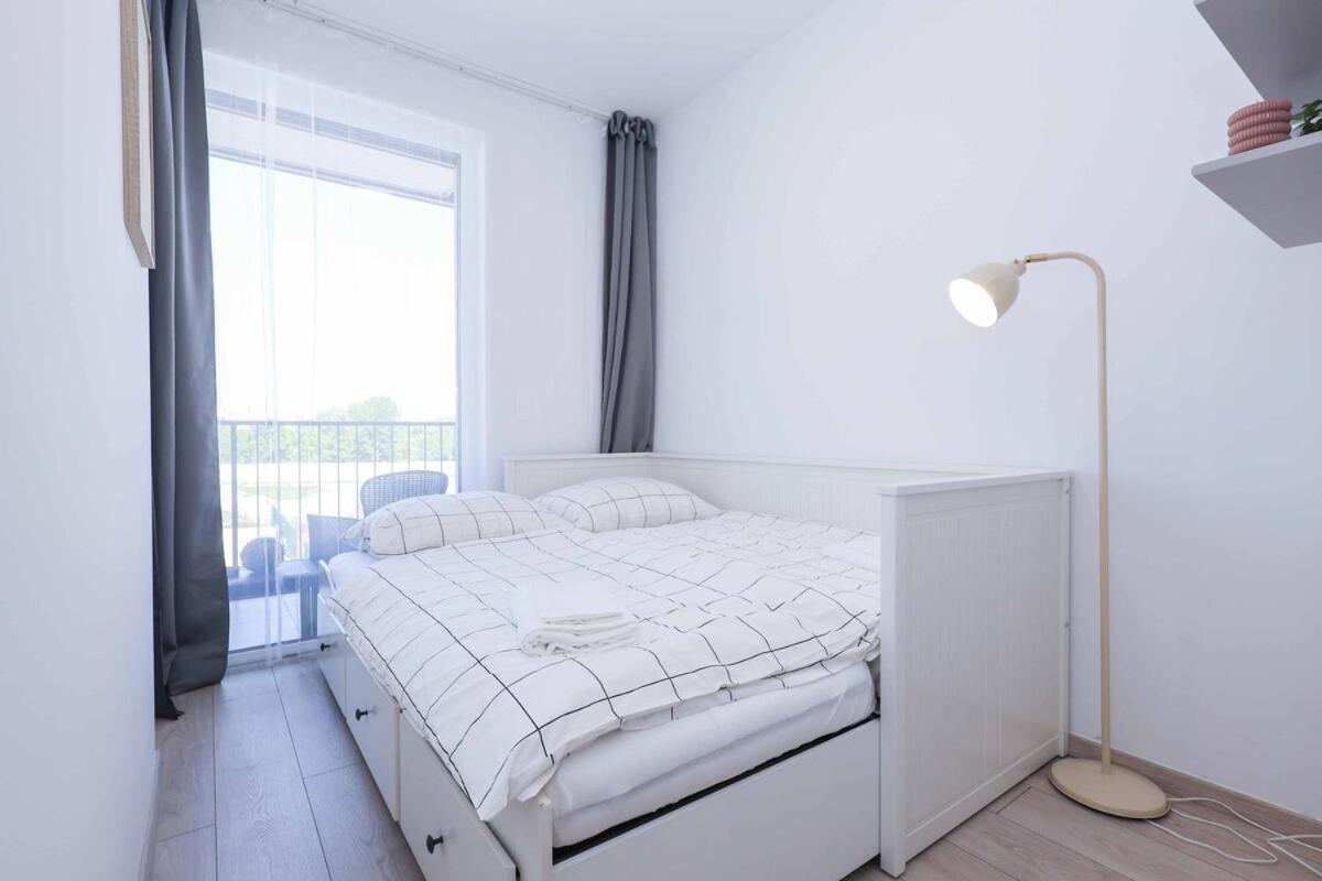 Nesto- Brand New With Free Parking! Apartment Pressburg